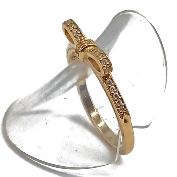Pandora Goldring 58